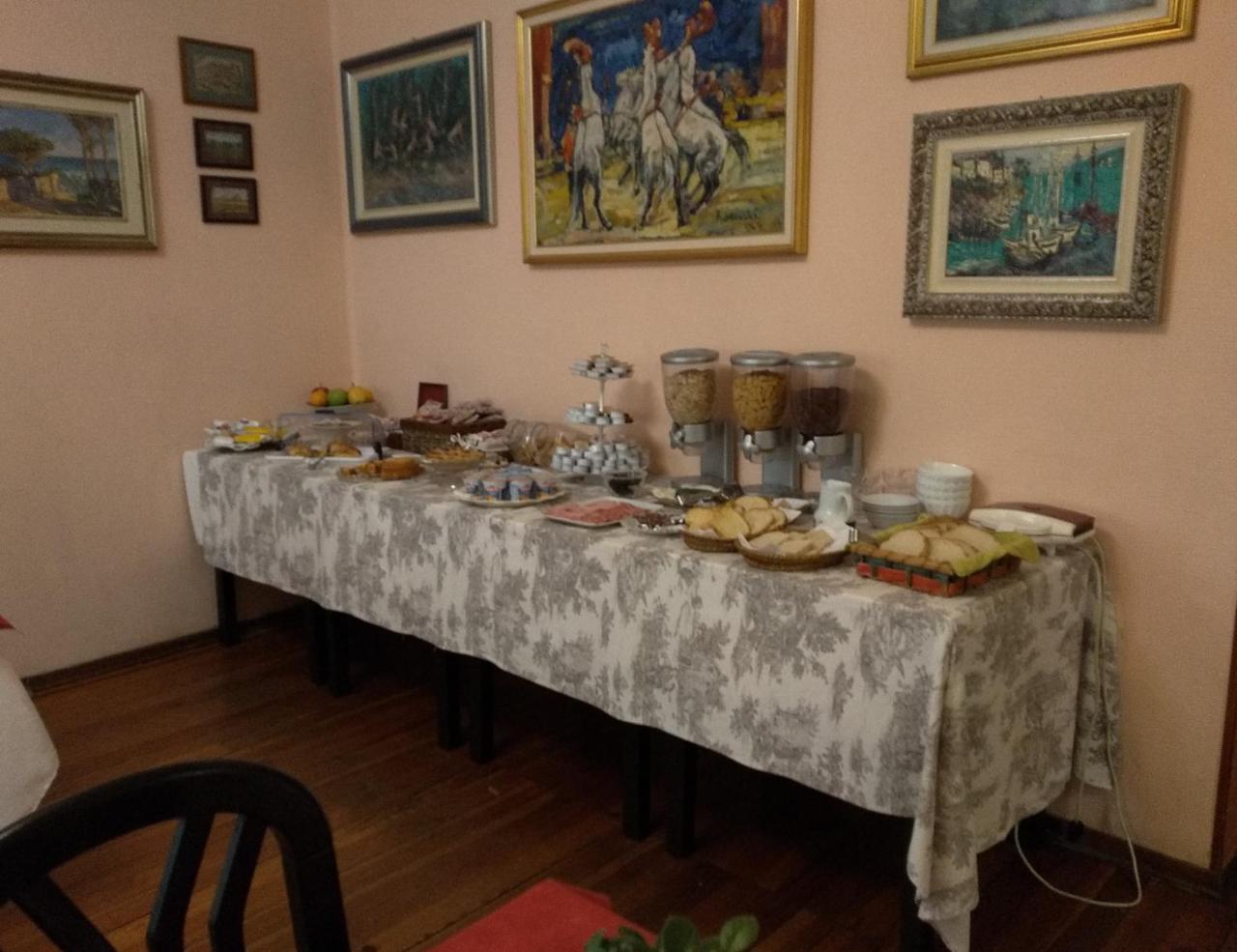 Hotel Lucciola Бордигера Экстерьер фото
