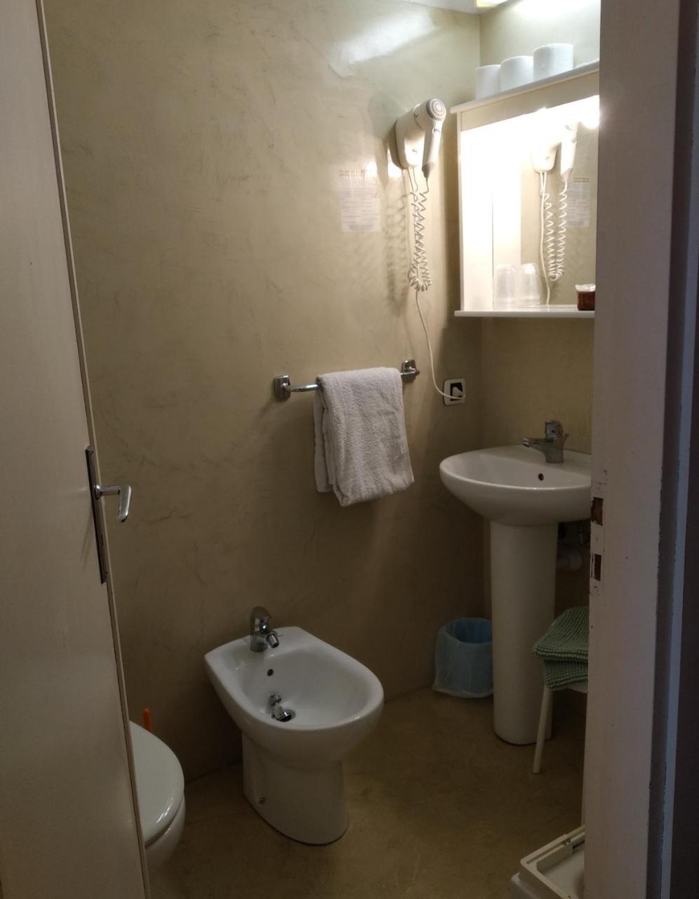 Hotel Lucciola Бордигера Экстерьер фото