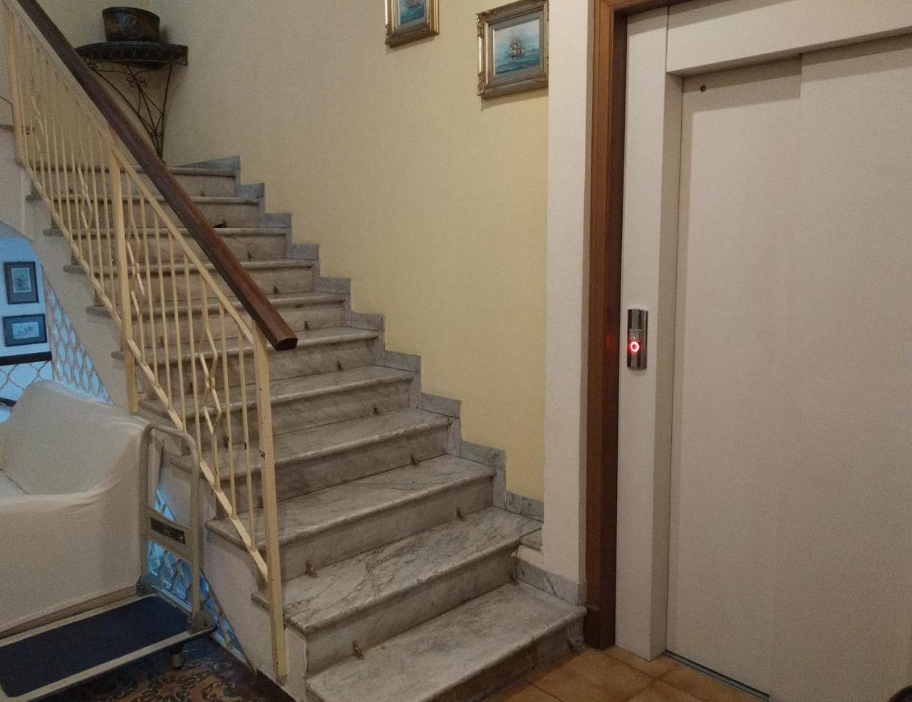 Hotel Lucciola Бордигера Экстерьер фото