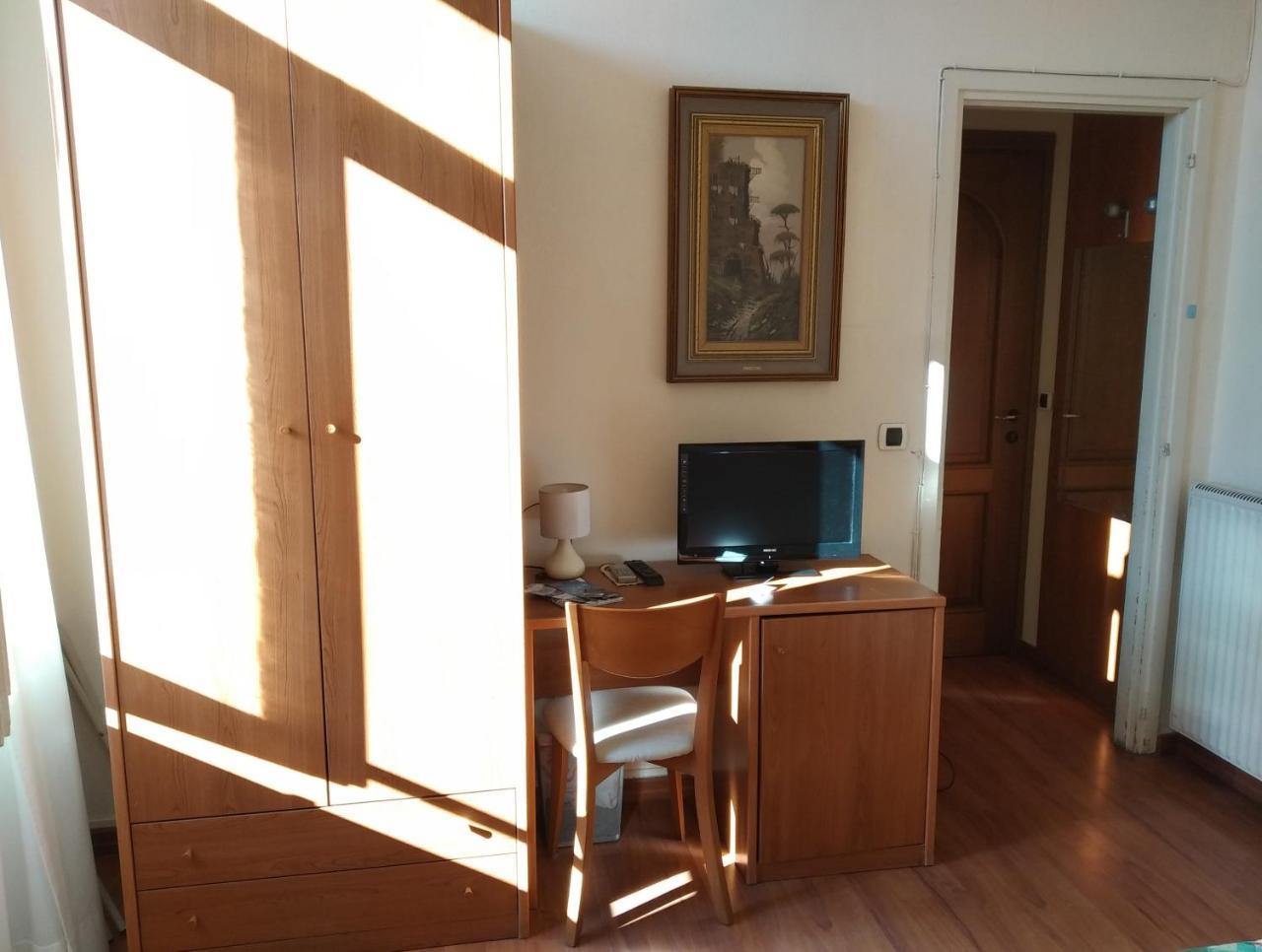 Hotel Lucciola Бордигера Экстерьер фото