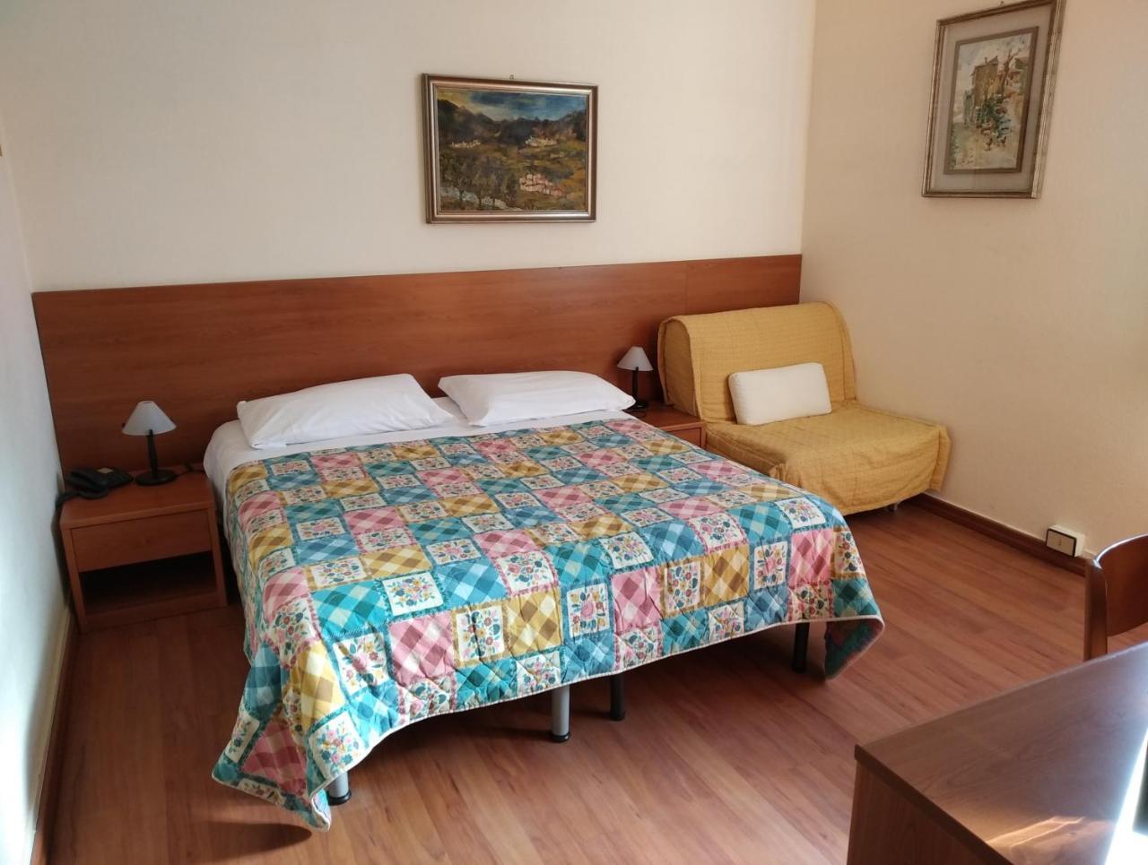 Hotel Lucciola Бордигера Экстерьер фото