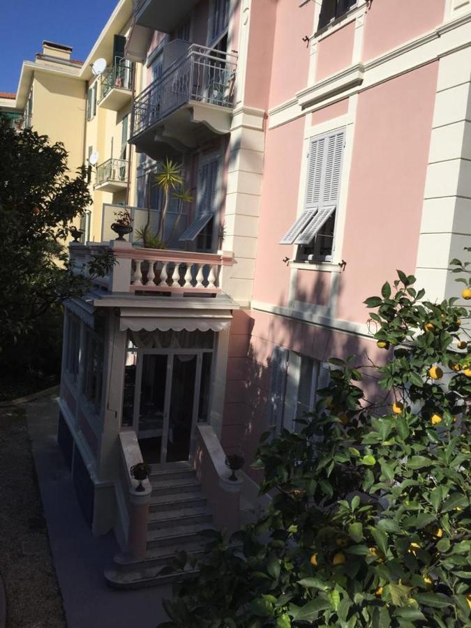 Hotel Lucciola Бордигера Экстерьер фото