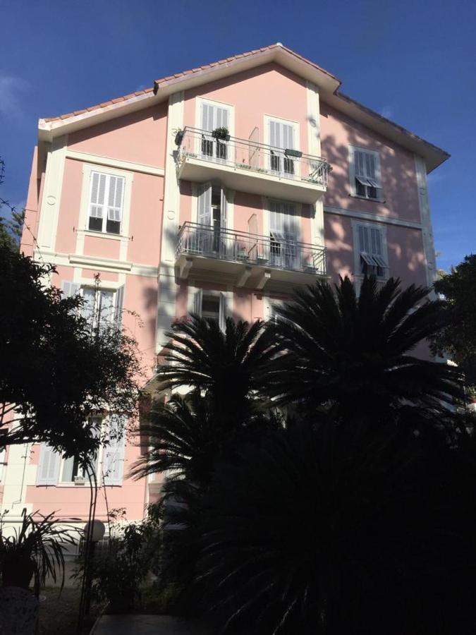Hotel Lucciola Бордигера Экстерьер фото